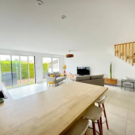 Villa Maison 8 Couchages Parking Extérieur,climatisation -mesange Aubière